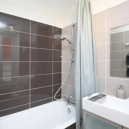 La Ferme De Maisons Specialisees Pour Les Familles Avec Jeunes Enfants *