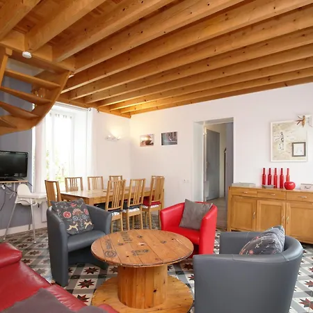 La Ferme De Maisons Specialisees Pour Les Familles Avec Jeunes Enfants Tatil Evi