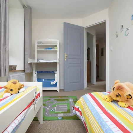 La Ferme De Maisons Specialisees Pour Les Familles Avec Jeunes Enfants Tatil Evi Longues-sur-Mer