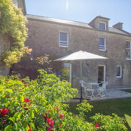 La Ferme De Maisons Specialisees Pour Les Familles Avec Jeunes Enfants Tatil Evi Longues-sur-Mer