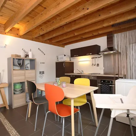 La Ferme De Maisons Specialisees Pour Les Familles Avec Jeunes Enfants Tatil Evi