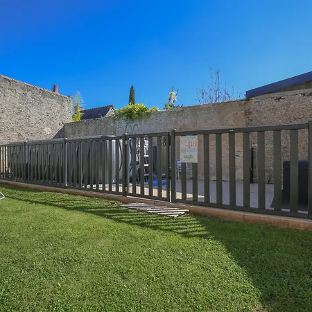 La Ferme De Maisons Specialisees Pour Les Familles Avec Jeunes Enfants