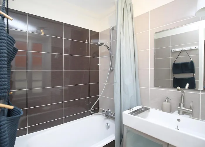 La Ferme De Maisons Specialisees Pour Les Familles Avec Jeunes Enfants *