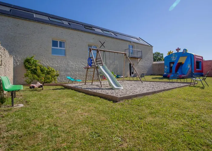 La Ferme De Maisons Specialisees Pour Les Familles Avec Jeunes Enfants * Longues-sur-Mer