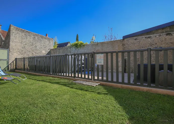 La Ferme De Maisons Specialisees Pour Les Familles Avec Jeunes Enfants