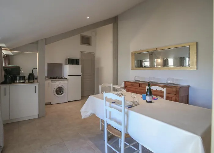 La Ferme De Maisons Specialisees Pour Les Familles Avec Jeunes Enfants *